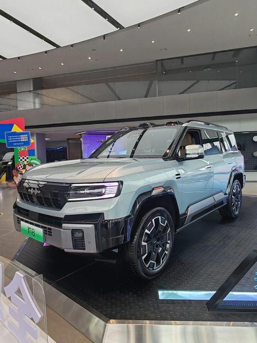 重庆215比亚迪方程豹硬派越野的爆款，英菲尼迪35周年与你共成长